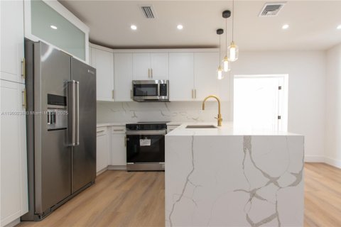 Villa ou maison à vendre à North Lauderdale, Floride: 4 chambres, 105.17 m2 № 1953807 - photo 10