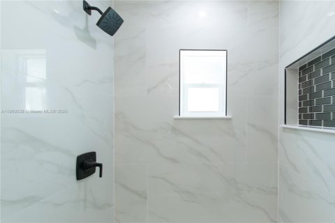 Villa ou maison à vendre à North Lauderdale, Floride: 4 chambres, 105.17 m2 № 1953807 - photo 17