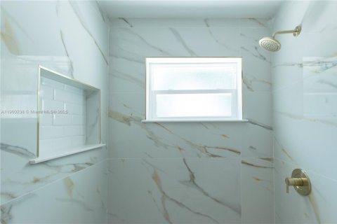 Villa ou maison à vendre à North Lauderdale, Floride: 4 chambres, 105.17 m2 № 1953807 - photo 20