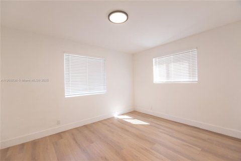 Villa ou maison à vendre à North Lauderdale, Floride: 4 chambres, 105.17 m2 № 1953807 - photo 13