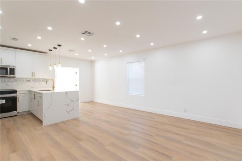 Villa ou maison à vendre à North Lauderdale, Floride: 4 chambres, 105.17 m2 № 1953807 - photo 7