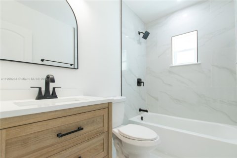 Villa ou maison à vendre à North Lauderdale, Floride: 4 chambres, 105.17 m2 № 1953807 - photo 16