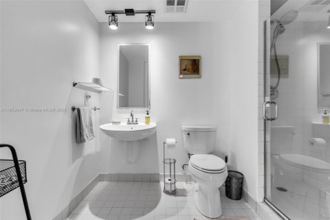 Condo in Miami, Florida, 2 bedrooms  № 1790866 - photo 26
