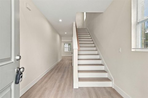 Casa en venta en Tampa, Florida, 3 dormitorios, 161.93 m2 № 2383741 - foto 9