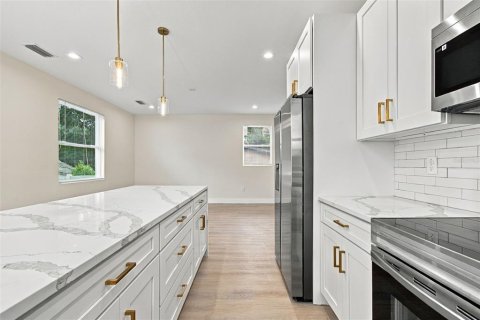 Casa en venta en Tampa, Florida, 3 dormitorios, 161.93 m2 № 2383741 - foto 5