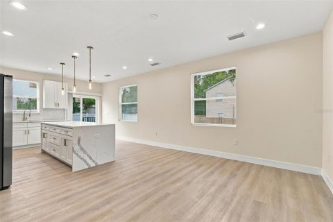 Casa en venta en Tampa, Florida, 3 dormitorios, 161.93 m2 № 2383741 - foto 7