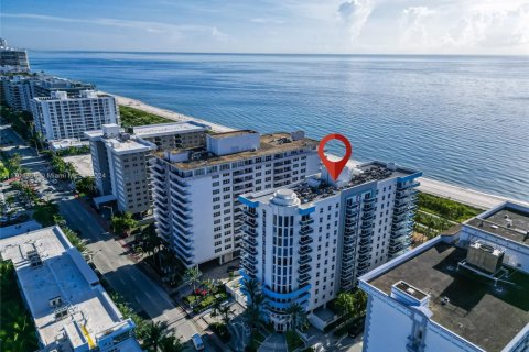 Copropriété à louer à Surfside, Floride: 1 chambre, 67.54 m2 № 1932070 - photo 2