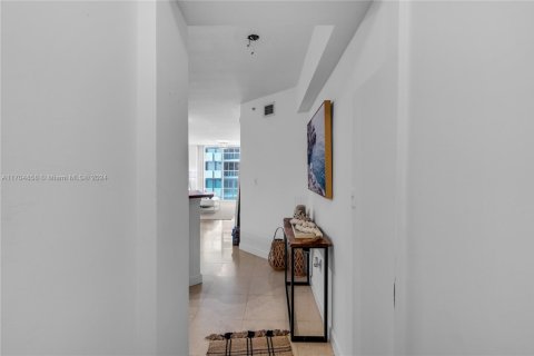 Copropriété à louer à Surfside, Floride: 1 chambre, 67.54 m2 № 1932070 - photo 17