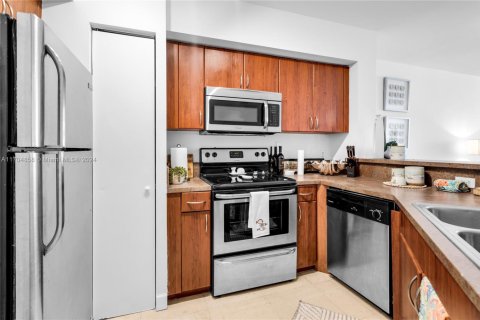 Copropriété à louer à Surfside, Floride: 1 chambre, 67.54 m2 № 1932070 - photo 19