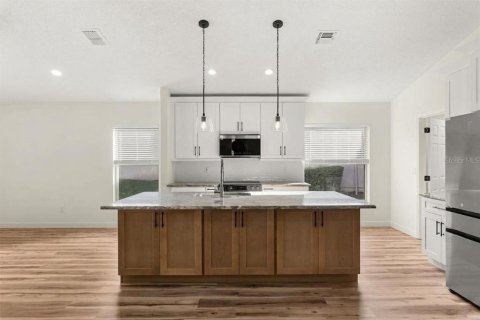 House in Clermont, Florida 2 bedrooms, 154.31 sq.m. № 2377805 - photo 12