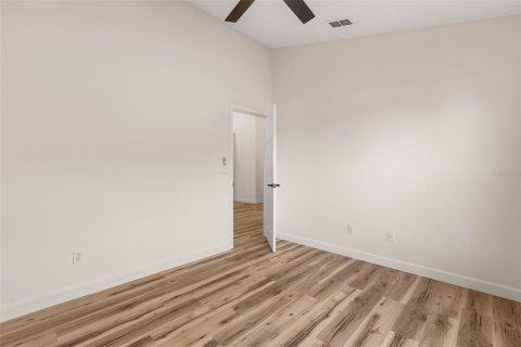 House in Clermont, Florida 2 bedrooms, 154.31 sq.m. № 2377805 - photo 23