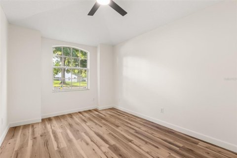 House in Clermont, Florida 2 bedrooms, 154.31 sq.m. № 2377805 - photo 17