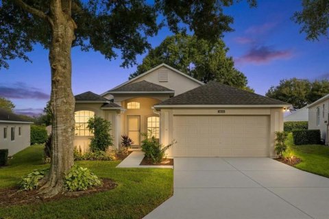 House in Clermont, Florida 2 bedrooms, 154.31 sq.m. № 2377805
