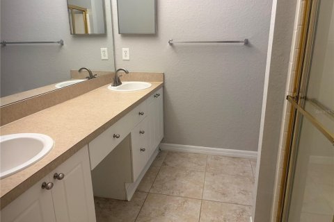 Condo in Orlando, Florida, 2 bedrooms № 2198577 - photo 19