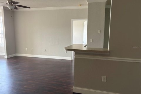 Condo in Orlando, Florida, 2 bedrooms № 2198577 - photo 15