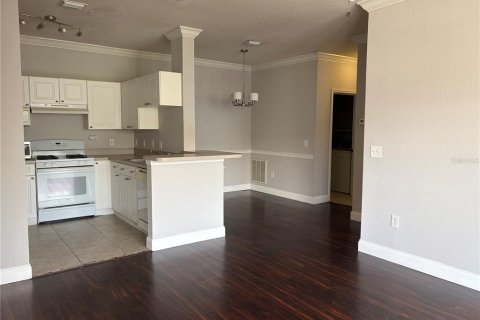 Condo in Orlando, Florida, 2 bedrooms № 2198577 - photo 3