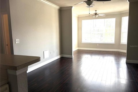 Condo in Orlando, Florida, 2 bedrooms № 2198577 - photo 8