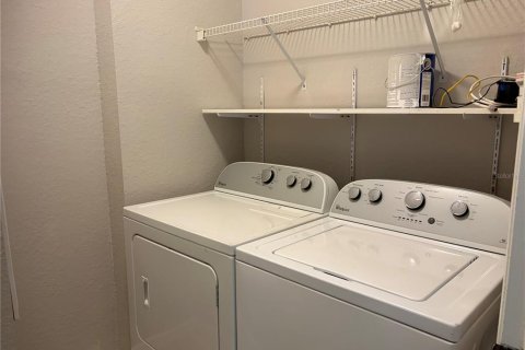 Condo in Orlando, Florida, 2 bedrooms № 2198577 - photo 22