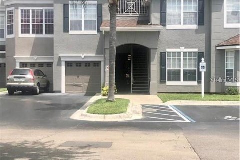 Condo in Orlando, Florida, 2 bedrooms № 2198577 - photo 2