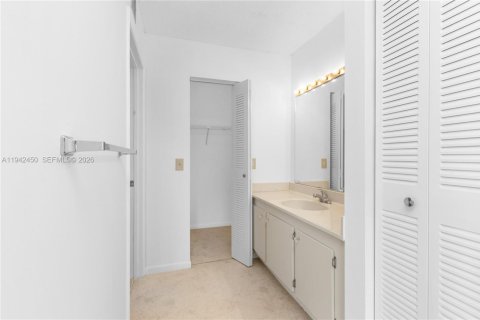 Copropriété à louer à Miami, Floride: 2 chambres, 87.24 m2 № 1999960 - photo 22
