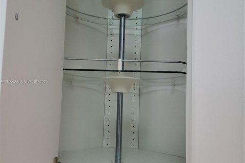 Снять в аренду кондоминиум в Тамарак, Флорида 1 спальня, 76.83м2, № 2082821 - фото 11