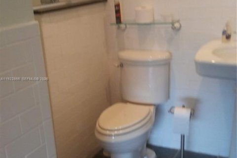 Снять в аренду кондоминиум в Тамарак, Флорида 1 спальня, 76.83м2, № 2082821 - фото 29