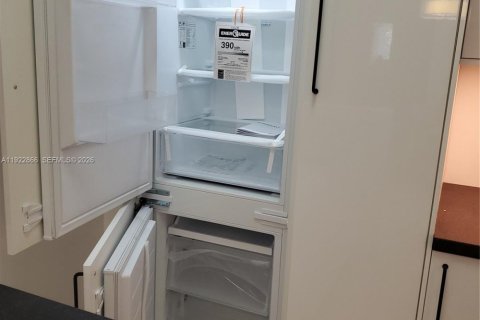 Снять в аренду кондоминиум в Тамарак, Флорида 1 спальня, 76.83м2, № 2082821 - фото 3