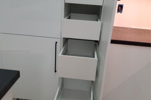 Снять в аренду кондоминиум в Тамарак, Флорида 1 спальня, 76.83м2, № 2082821 - фото 8