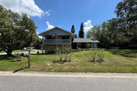 House in Winter Haven, Florida 3 bedrooms, 186.73 sq.m. № 1880933 - photo 1