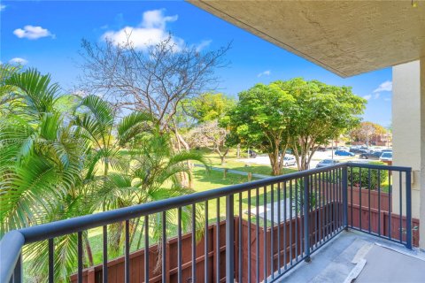 Condo in Miami, Florida, 2 bedrooms  № 1579440 - photo 23