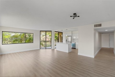 Condo in Miami, Florida, 2 bedrooms  № 1579440 - photo 16
