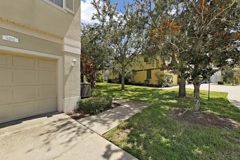 Touwnhouse à vendre à Wesley Chapel, Floride: 2 chambres, 109.25 m2 № 1915565 - photo 4