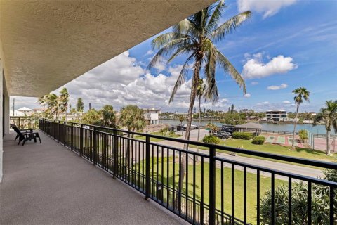 Copropriété à vendre à Treasure Island, Floride: 1 chambre, 111.48 m2 № 2375546 - photo 24