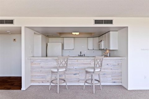 Copropriété à vendre à Treasure Island, Floride: 1 chambre, 111.48 m2 № 2375546 - photo 10