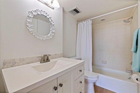 Copropriété à vendre à Treasure Island, Floride: 1 chambre, 111.48 m2 № 2375546 - photo 20