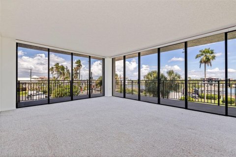 Copropriété à vendre à Treasure Island, Floride: 1 chambre, 111.48 m2 № 2375546 - photo 6