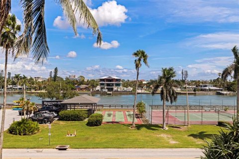 Copropriété à vendre à Treasure Island, Floride: 1 chambre, 111.48 m2 № 2375546 - photo 23