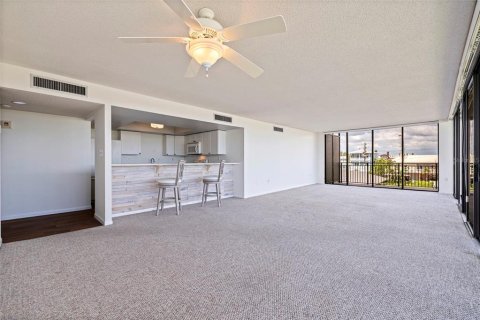 Copropriété à vendre à Treasure Island, Floride: 1 chambre, 111.48 m2 № 2375546 - photo 9