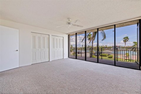 Copropriété à vendre à Treasure Island, Floride: 1 chambre, 111.48 m2 № 2375546 - photo 16