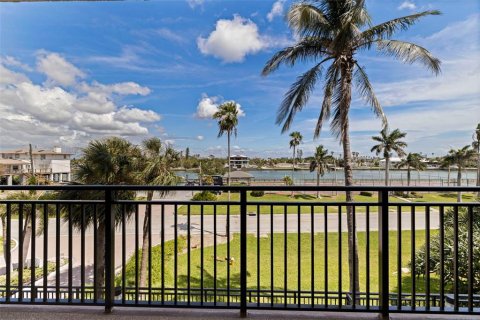 Copropriété à vendre à Treasure Island, Floride: 1 chambre, 111.48 m2 № 2375546 - photo 25
