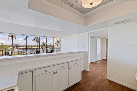 Copropriété à vendre à Treasure Island, Floride: 1 chambre, 111.48 m2 № 2375546 - photo 13
