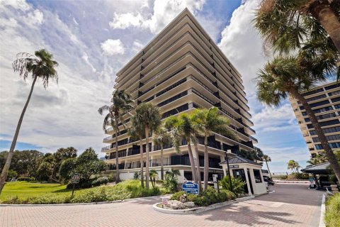 Copropriété à vendre à Treasure Island, Floride: 1 chambre, 111.48 m2 № 2375546 - photo 2