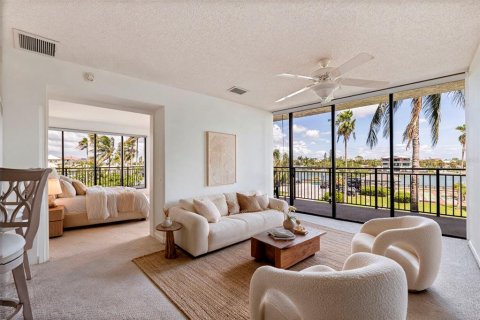Copropriété à vendre à Treasure Island, Floride: 1 chambre, 111.48 m2 № 2375546 - photo 4