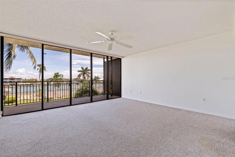 Copropriété à vendre à Treasure Island, Floride: 1 chambre, 111.48 m2 № 2375546 - photo 17
