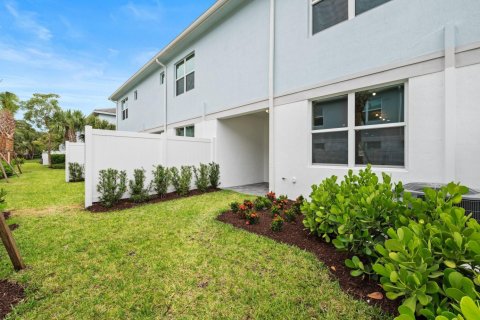 Townhouse in Deerfield Beach, Florida 3 bedrooms, 176.05 sq.m. № 1154294 - photo 1