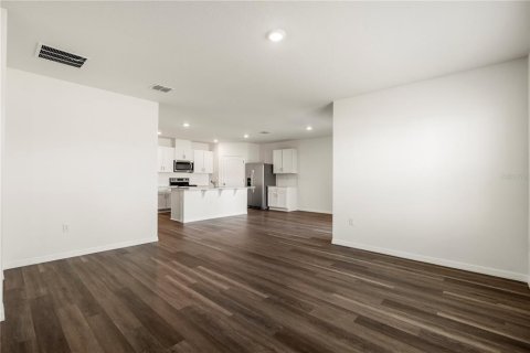 House in Kissimmee, Florida 4 bedrooms, 169.83 sq.m. № 2205260 - photo 2