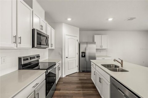 House in Kissimmee, Florida 4 bedrooms, 169.83 sq.m. № 2205260 - photo 6