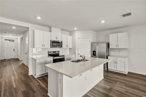 House in Kissimmee, Florida 4 bedrooms, 169.83 sq.m. № 2205260 - photo 4