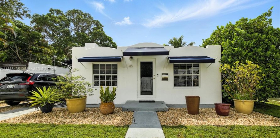 Villa ou maison à Miami, Floride 2 chambres, 100.8 m2 № 1933378
