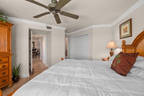 Condo in Daytona Beach Shores, Florida, 3 bedrooms № 2152028 - photo 22